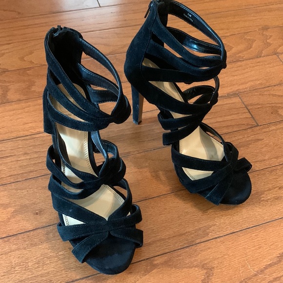 Gianni Bini Black Heels - Picture 3 of 7